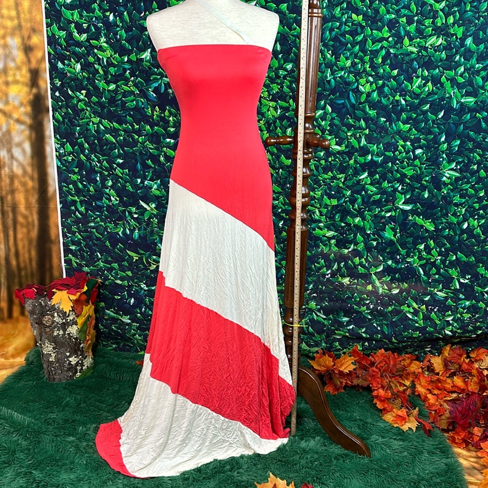 Salmon & cream -stretchy full skirt strapless dress (pinned ribbon in photo)